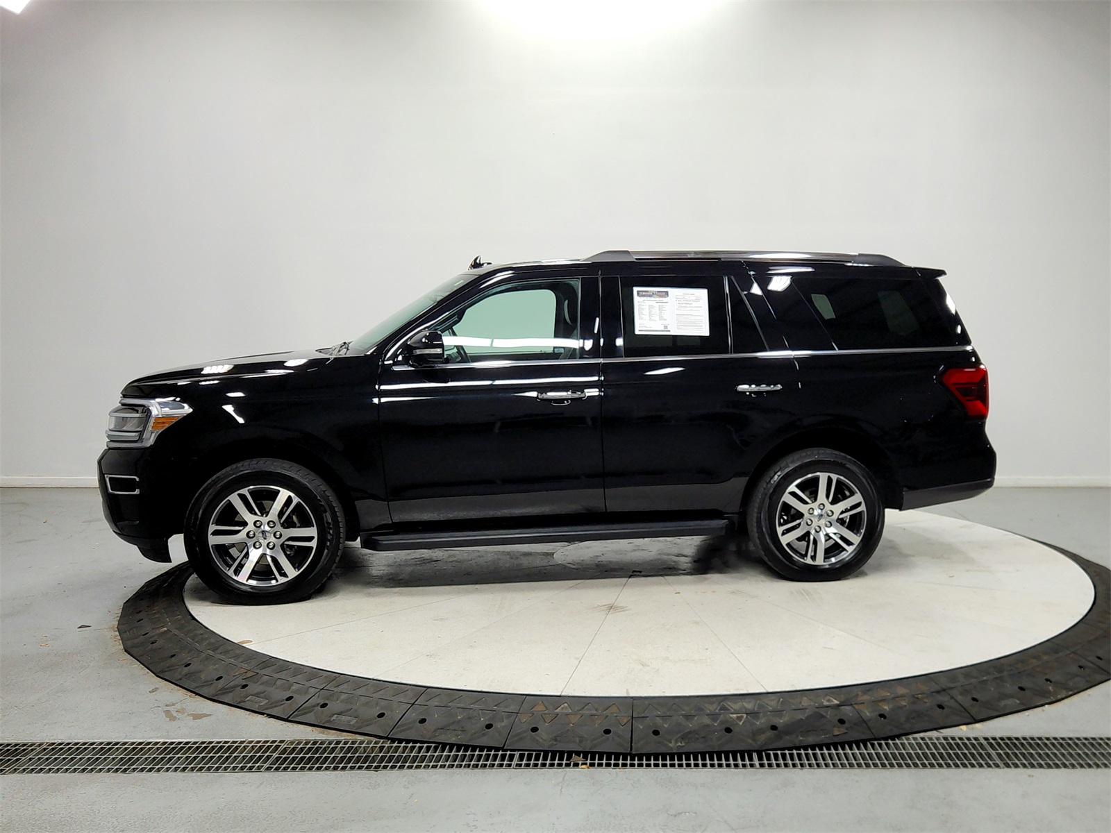 2024 Ford Expedition Limited photo 4