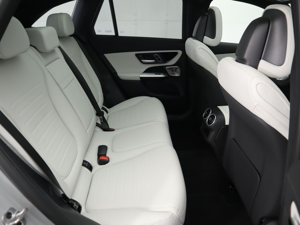 2026 Mercedes Benz GLC 300 photo 20