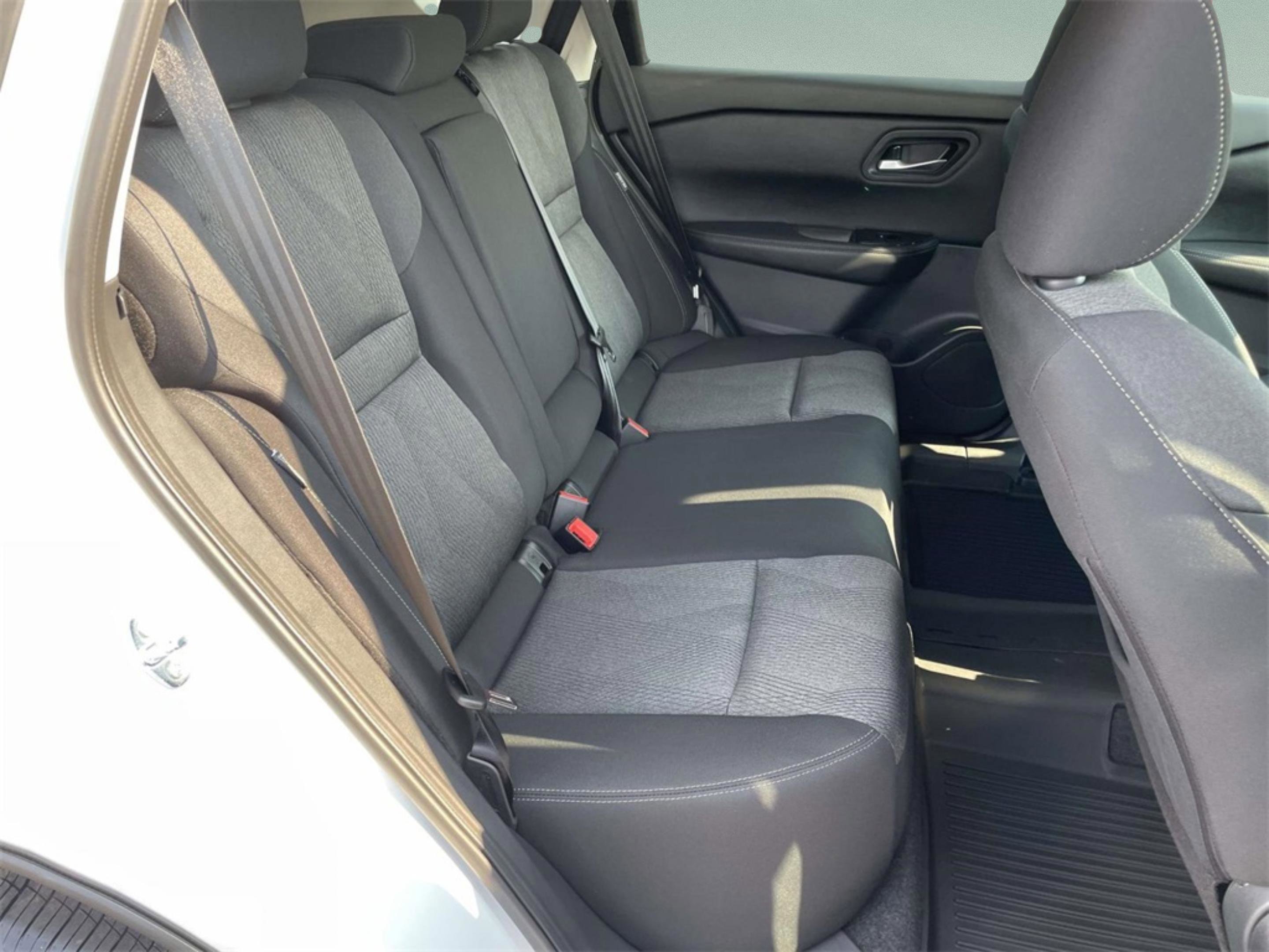 2026 Nissan Rogue SV AWD photo 12