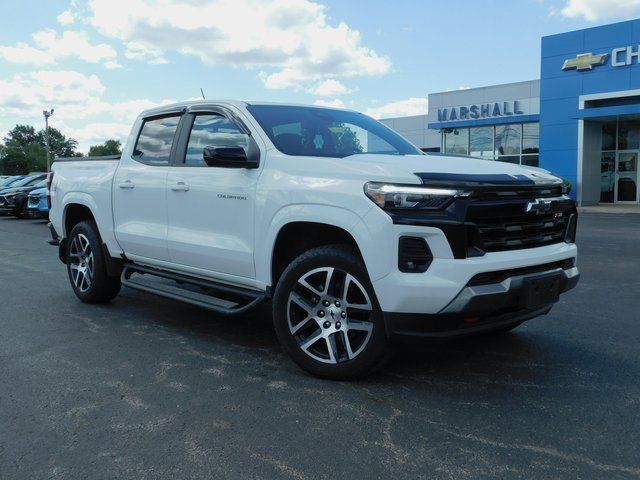 2023 Chevrolet Colorado Z71 photo 2