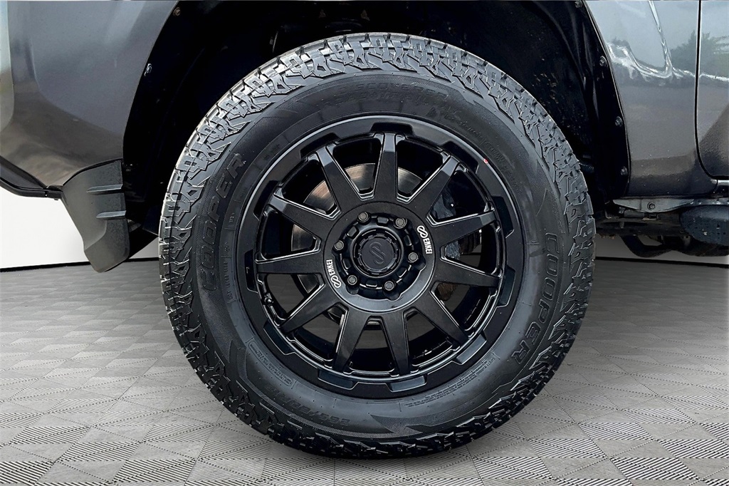 Image 9 of Pre-Owned 2022 Toyota Tacoma SR5