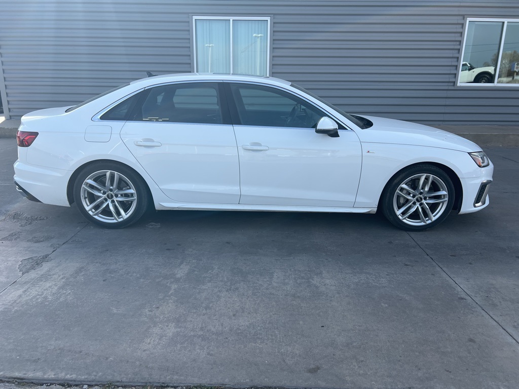 2023 Audi A4 45 S line Premium Plus Quattro photo 4