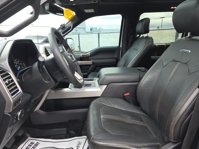 2016 Ford F-150 Platinum photo 28