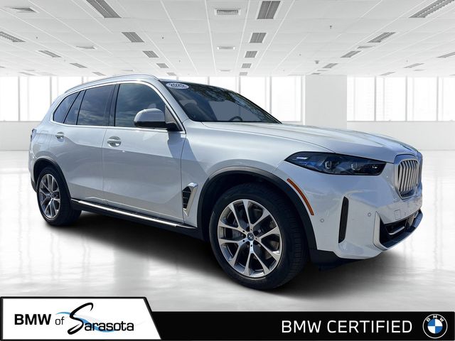 2025 BMW X5 50e's photo
