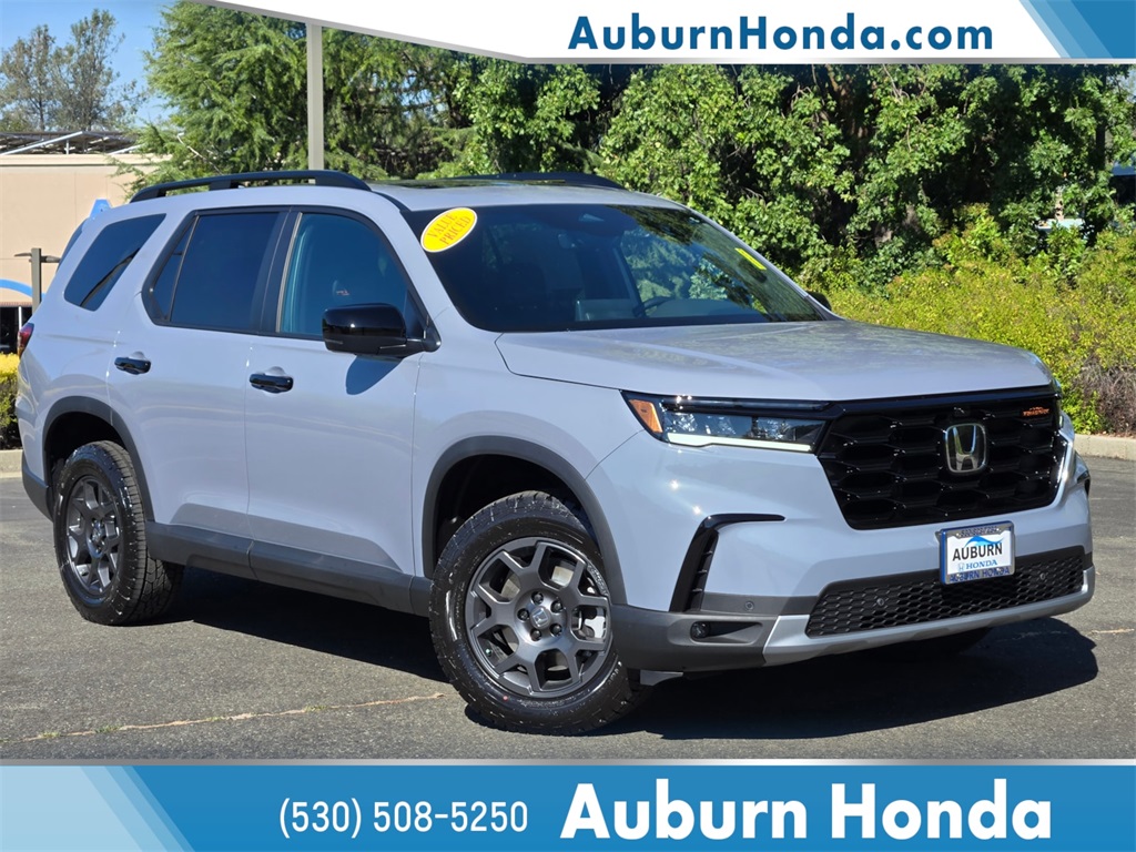 2025 Honda Pilot TrailSport's photo