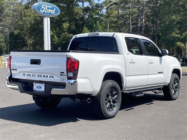 2022 Toyota Tacoma SR5 photo 24