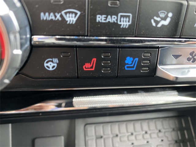 2025 Ford F-150 Lariat photo 16