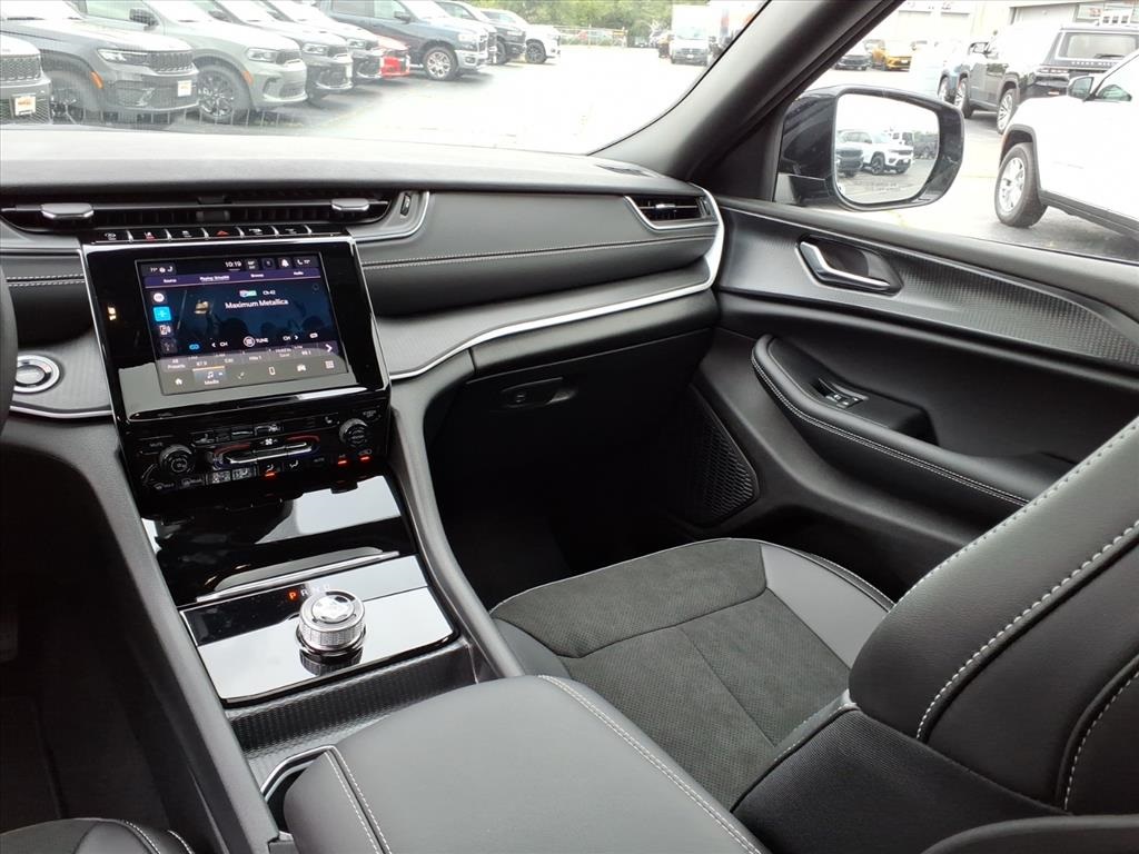 2025 Jeep Grand Cherokee Altitude X photo 13