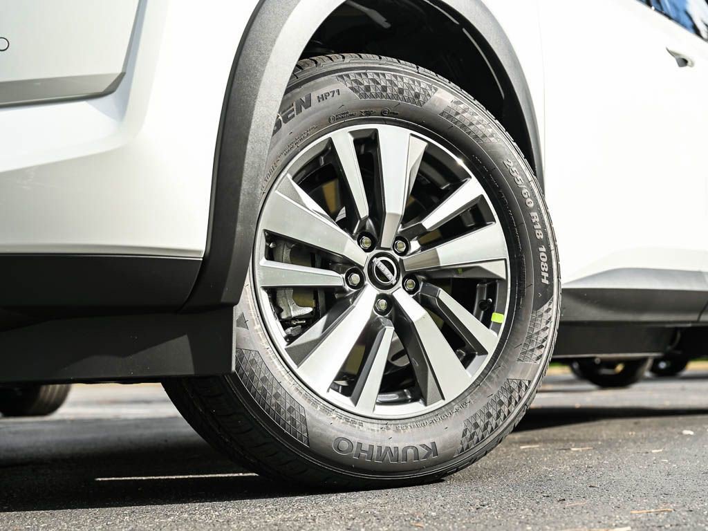 2025 Nissan Pathfinder SL photo 4