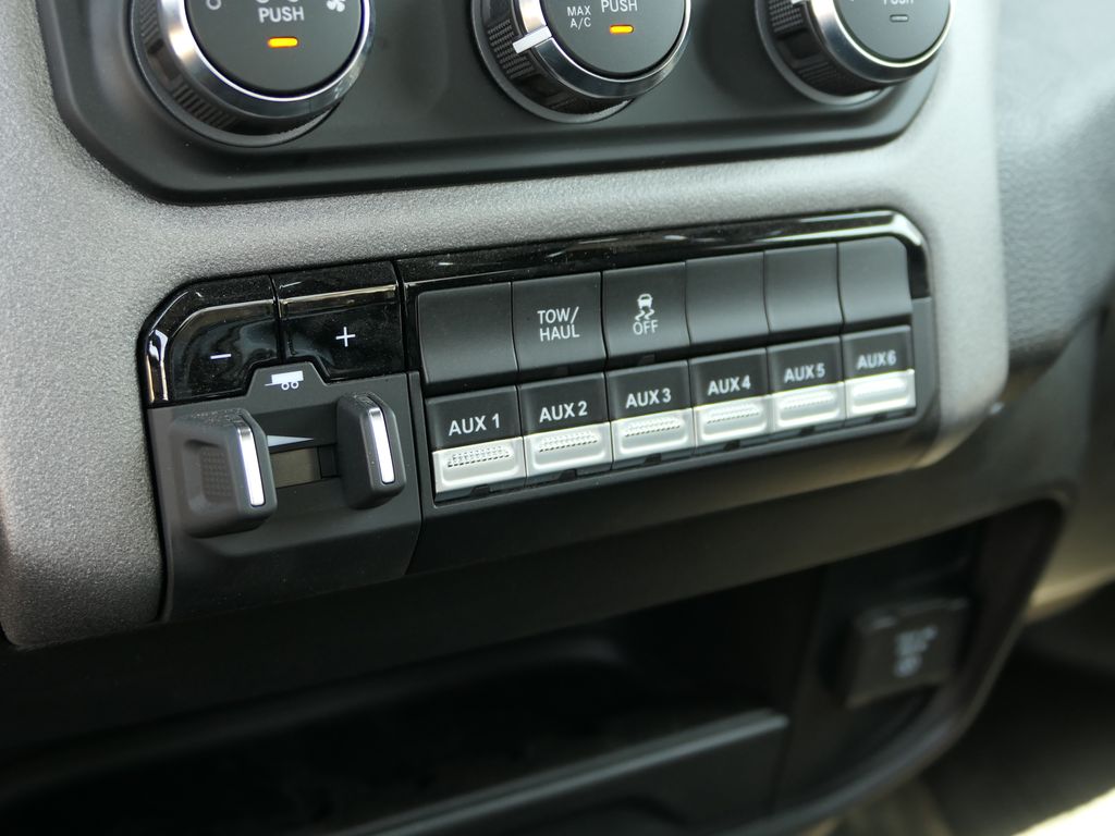 2024 Ram 3500 Tradesman SLT photo 21