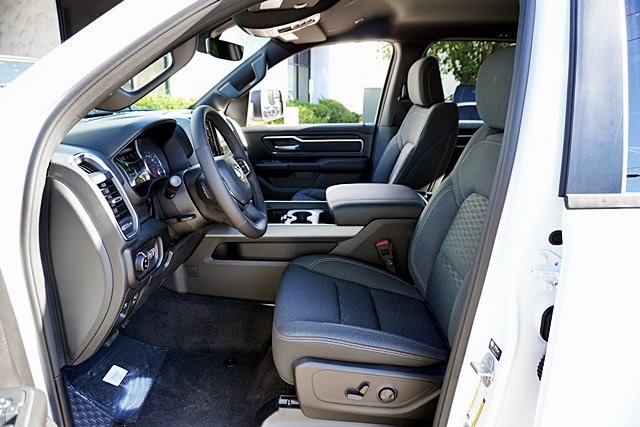 New 2026 Bright White Clear-Coat Exterior Paint RAM Big Horn/Lone Star image 20