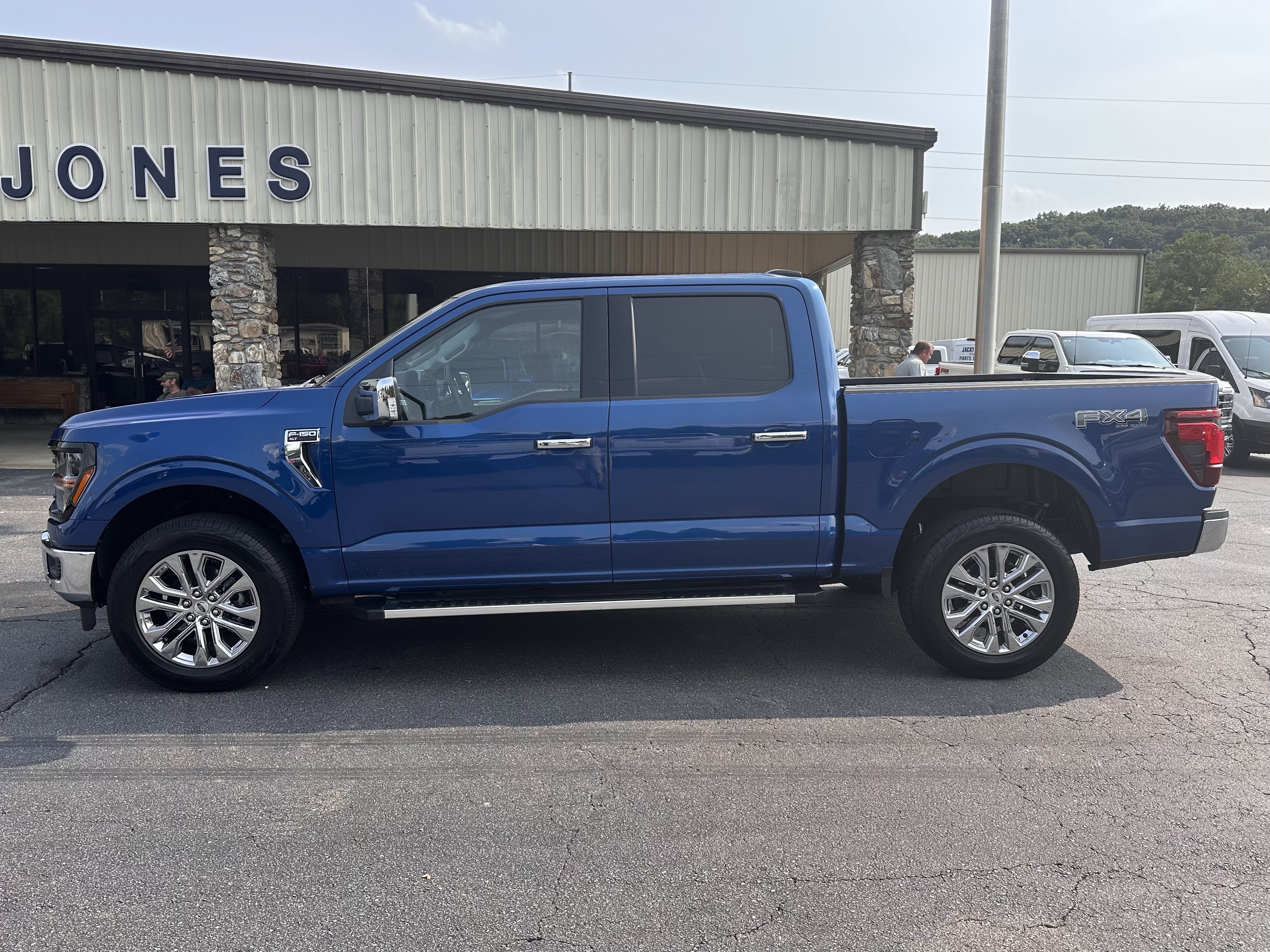 2025 Ford F-150 XLT's photo