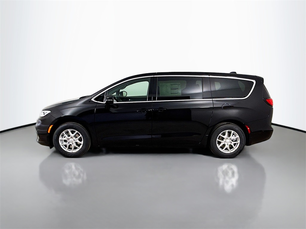 2025 Chrysler Pacifica photo 4