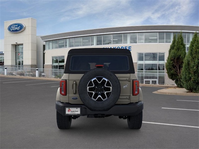 2025 Ford Bronco Outer Banks photo 2