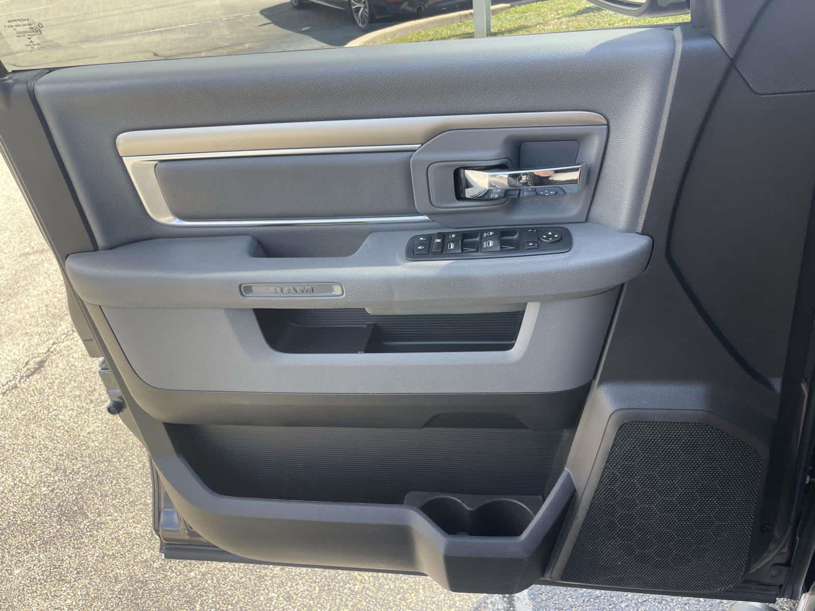 2020 Ram 1500 Classic Warlock photo 22