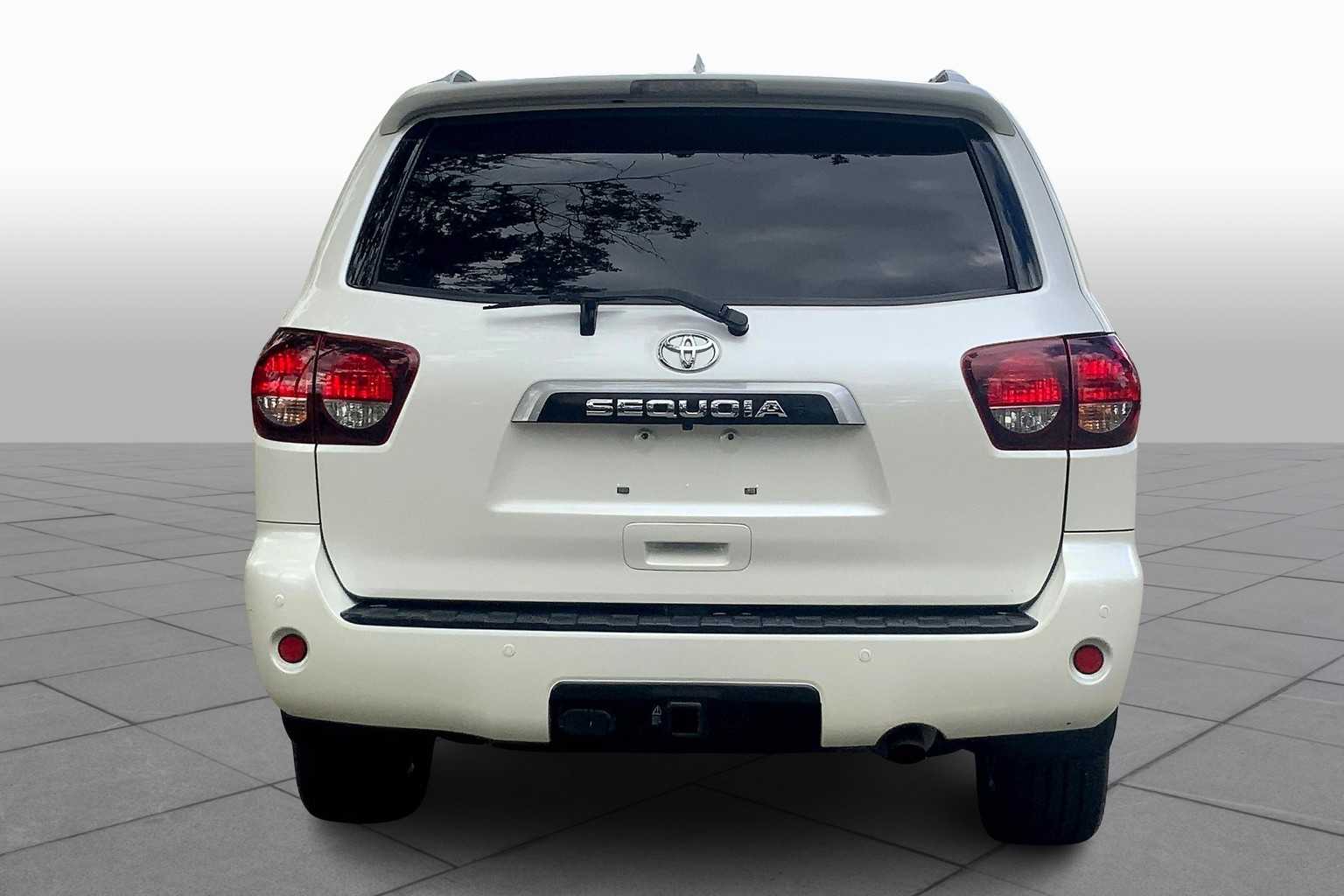 2020 Toyota Sequoia Platinum photo 2