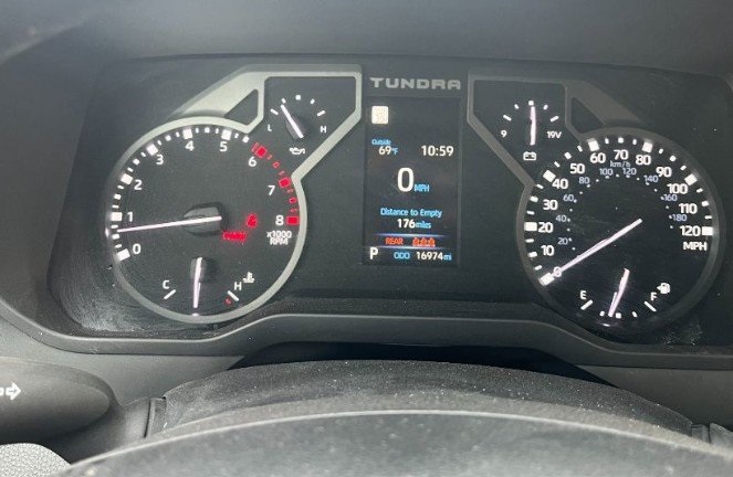 2022 Toyota Tundra SR5 CrewMax photo 3