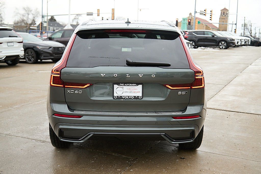 2026 VOLVO XC60 - Image 7