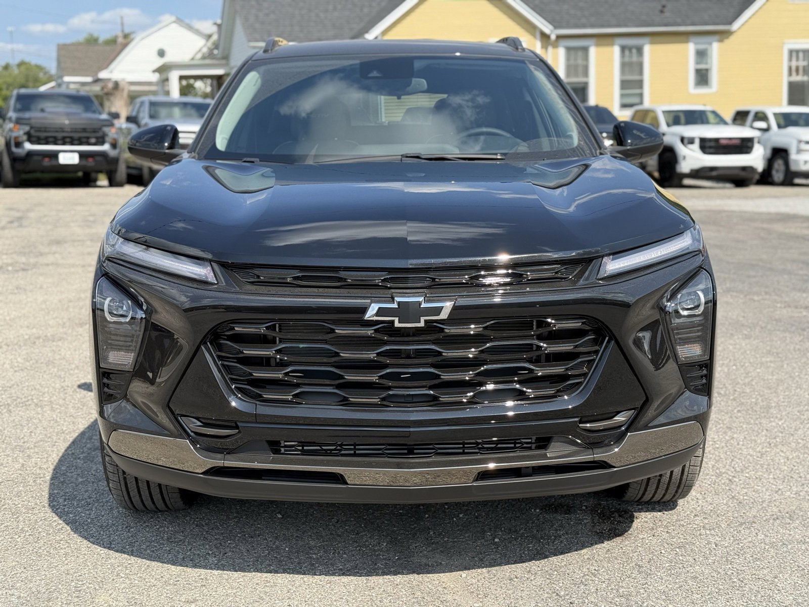 2026 Chevrolet Trax ACTIV photo 2