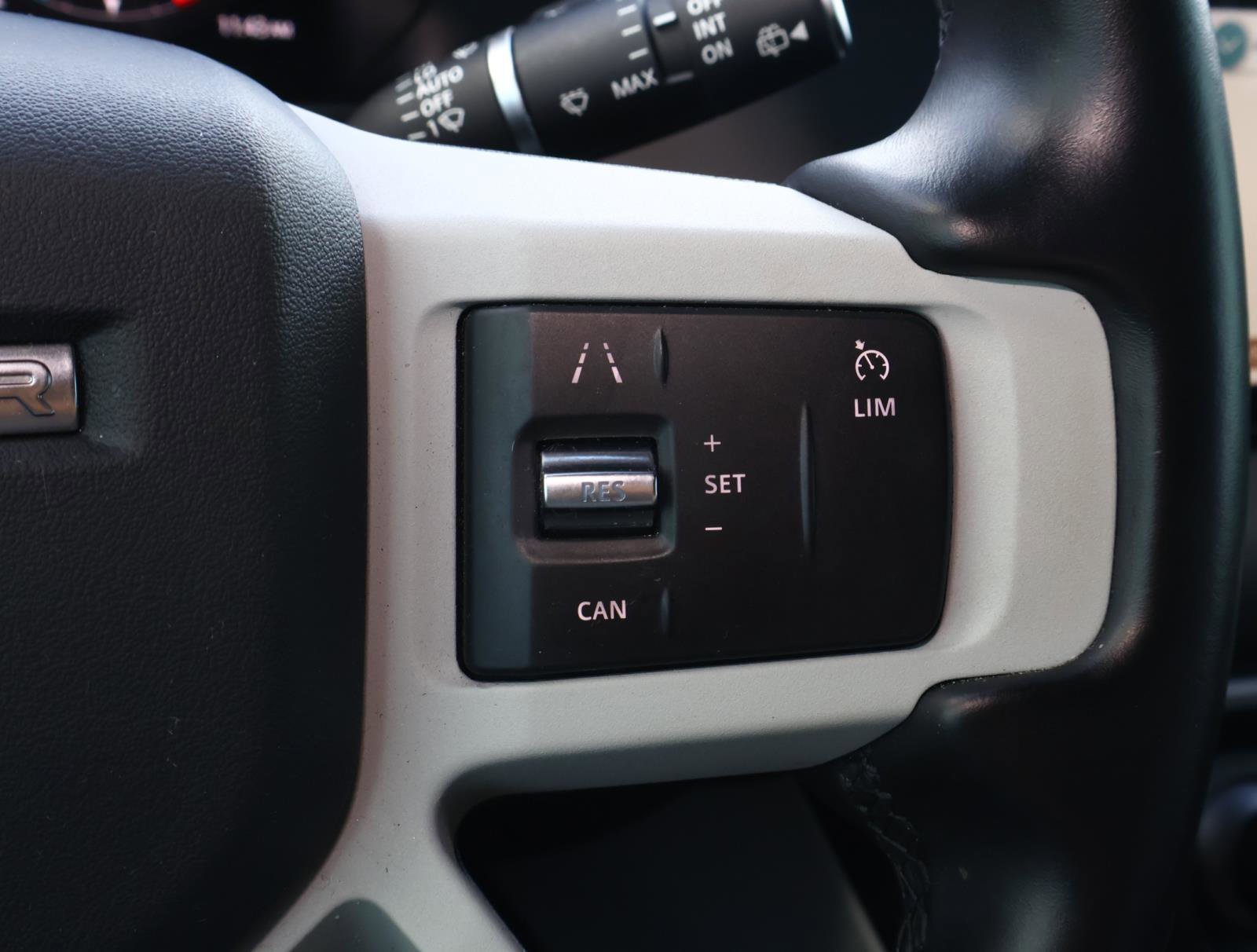 2023 Land Rover Defender S photo 23