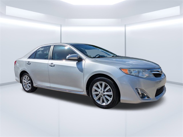 2012 Toyota Camry XLE photo 2