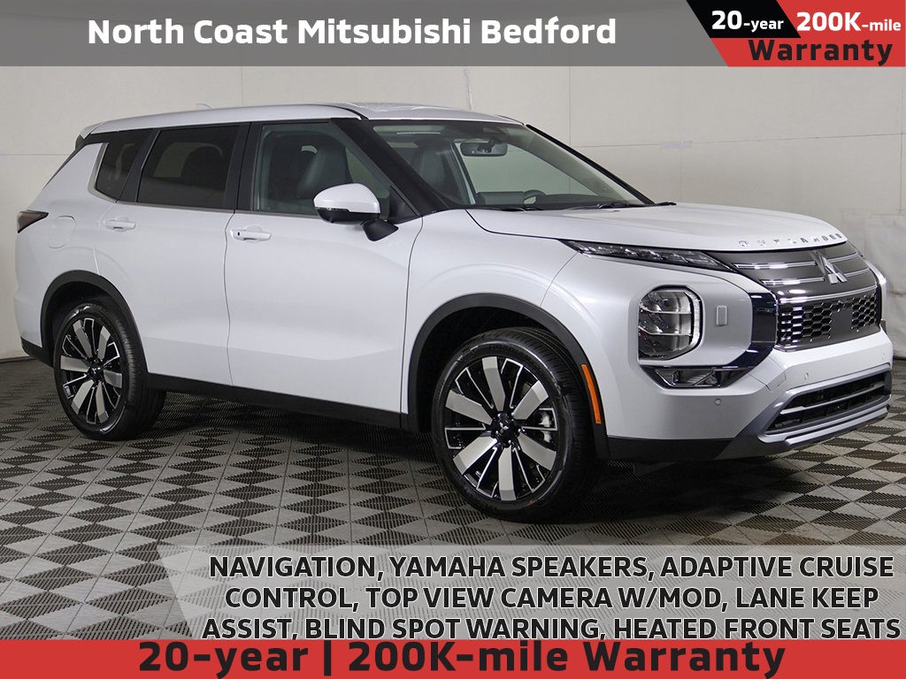 2025 Mitsubishi Outlander SE's photo