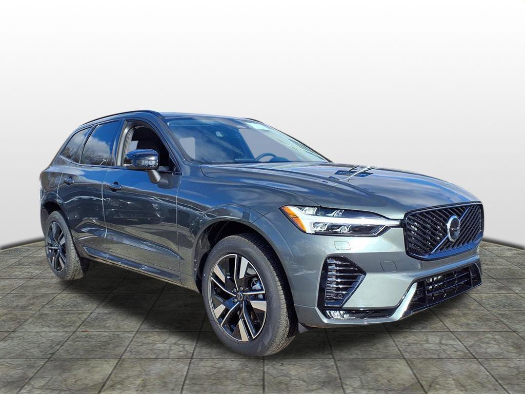 2026 Volvo XC60 Core's photo