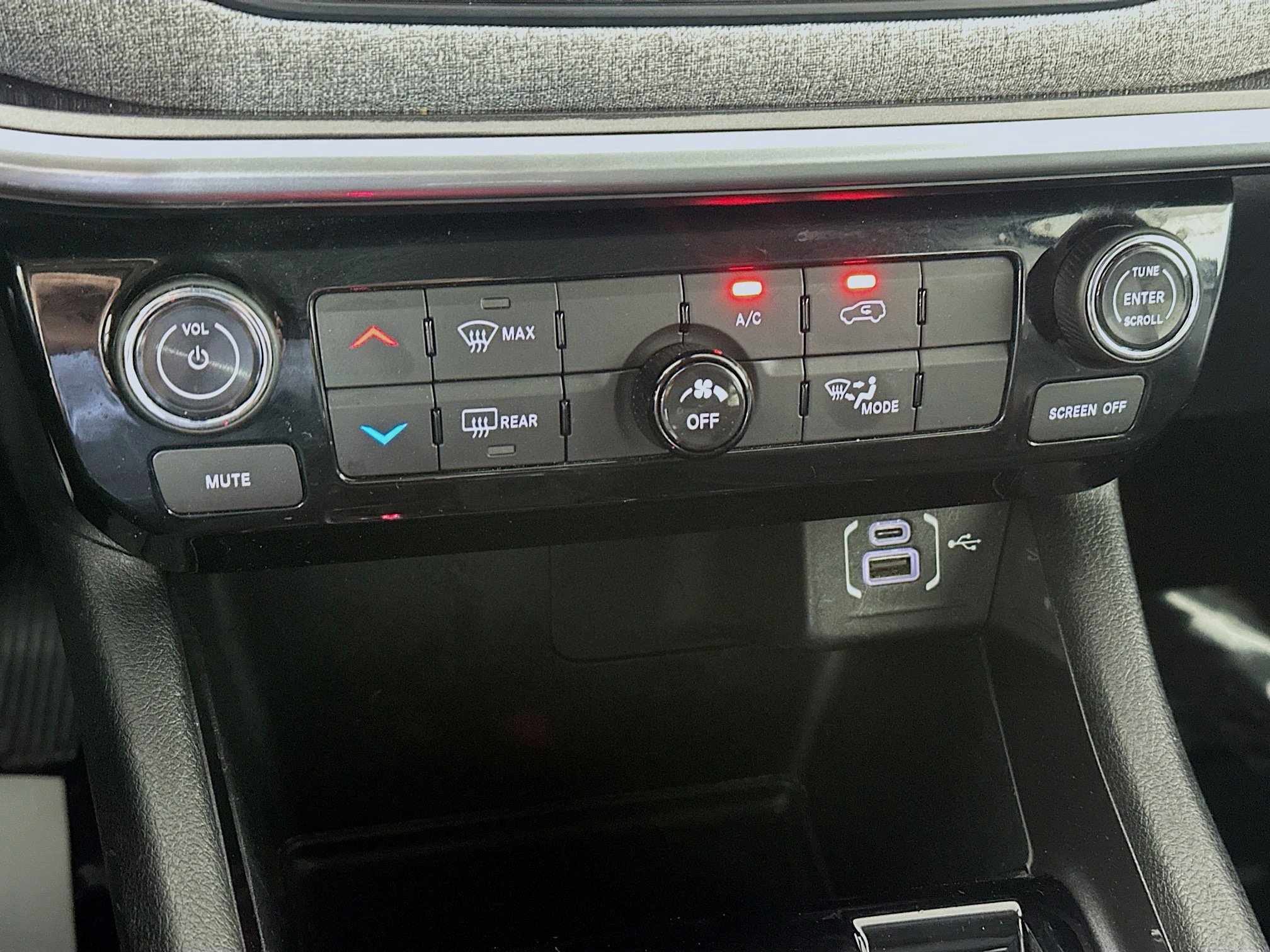 2022 Jeep Compass Latitude photo 14