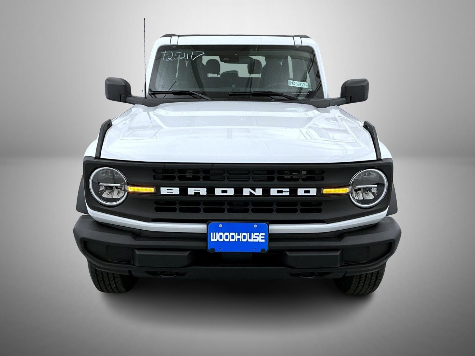 2025 Ford Bronco Base photo 2