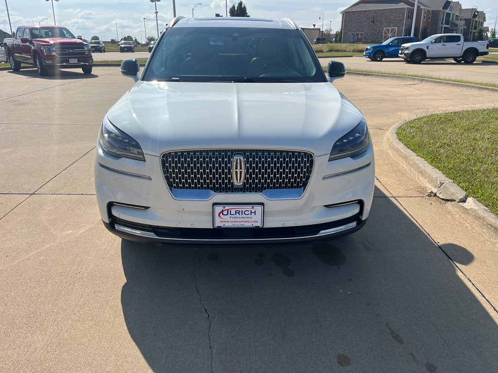 2023 Lincoln Aviator Standard photo 2
