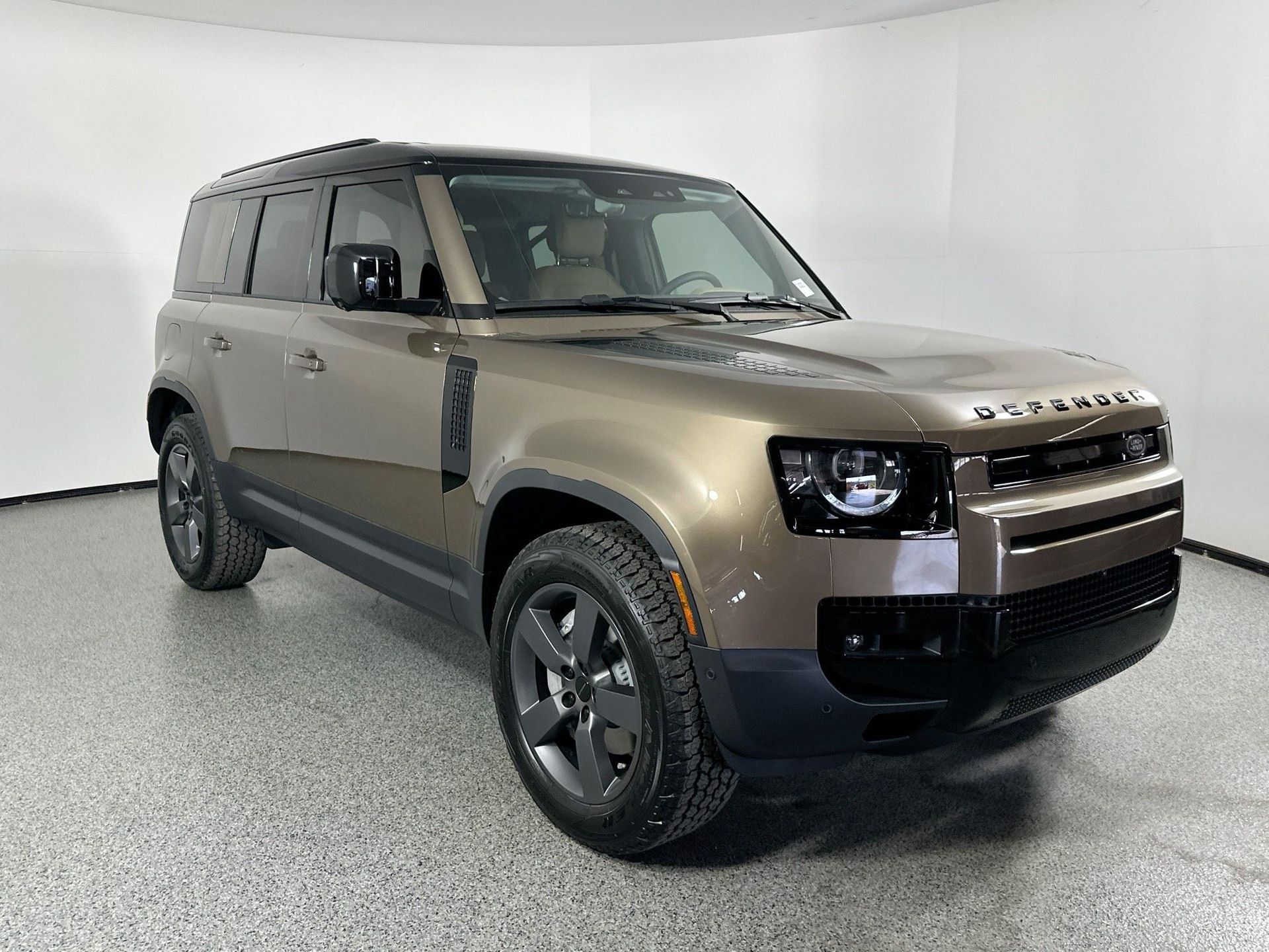 2026 Land Rover Defender 110 S photo 3