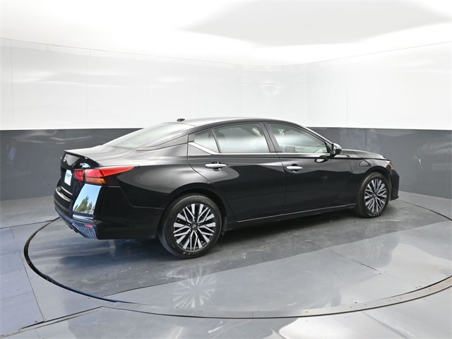 2024 Nissan Altima 2.5 SV photo 14