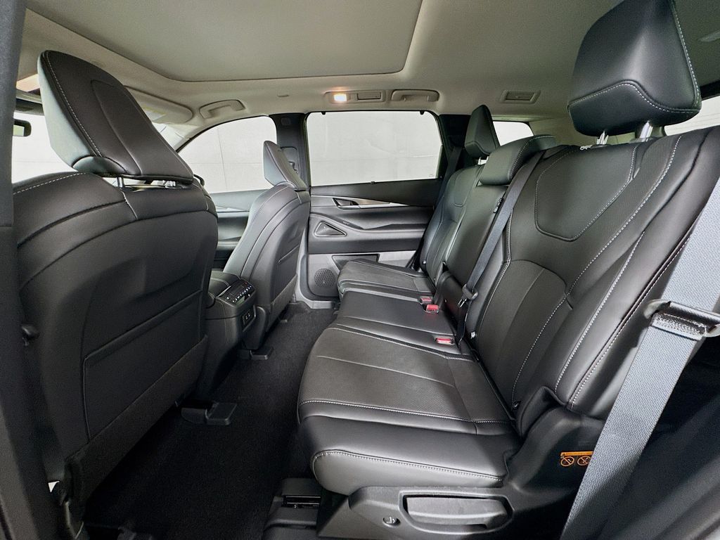 2026 Infiniti QX60 Luxe photo 27
