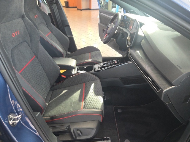 2025 Volkswagen Golf GTI SE photo 15