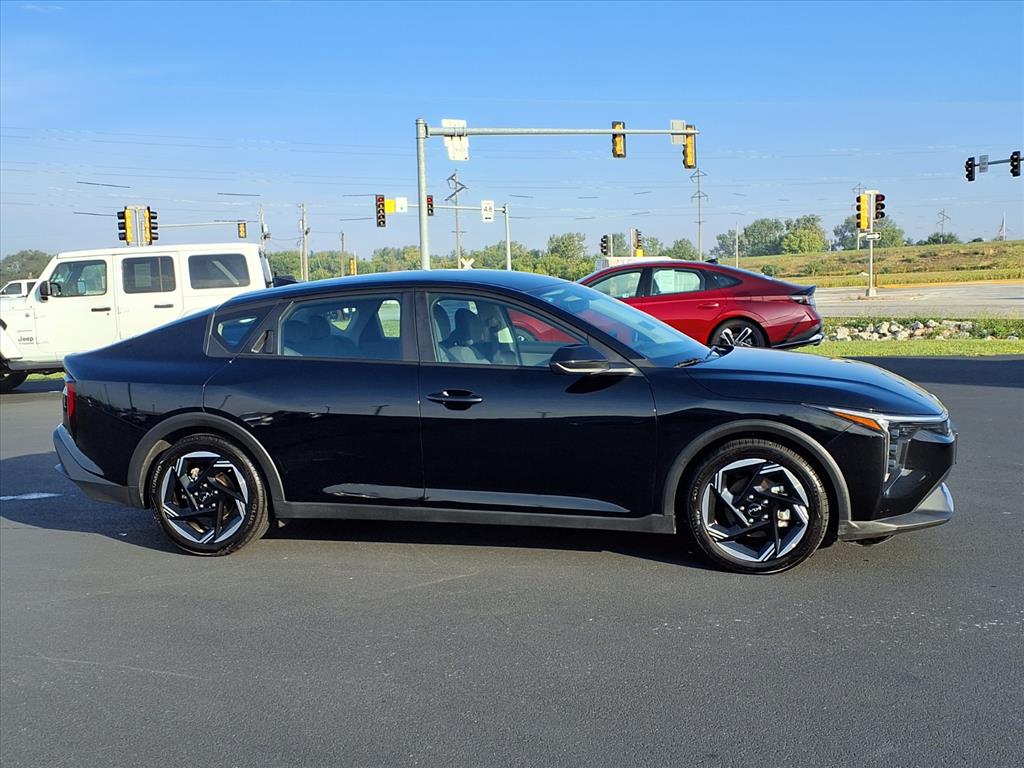 2025 Kia K4 EX photo 2