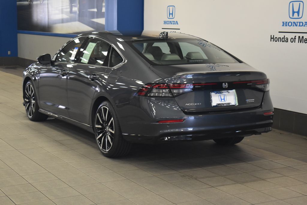 2023 Honda Accord Touring photo 3