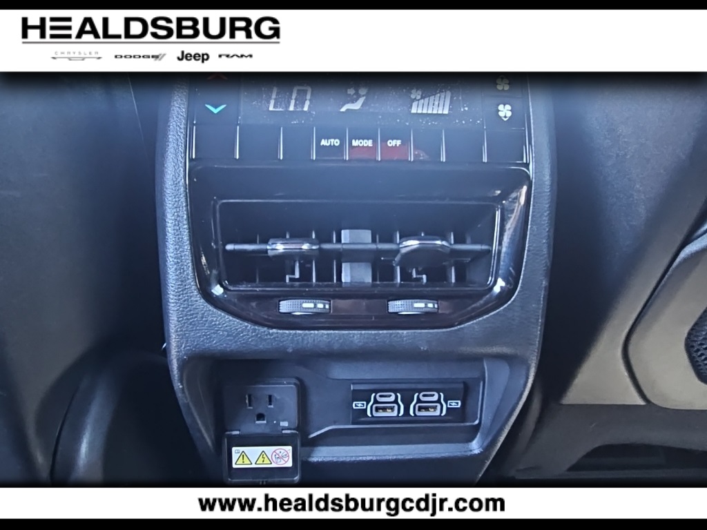 2024 Jeep Grand Cherokee Altitude photo 16