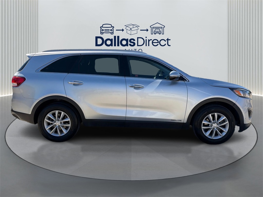2017 Kia Sorento LX photo 4