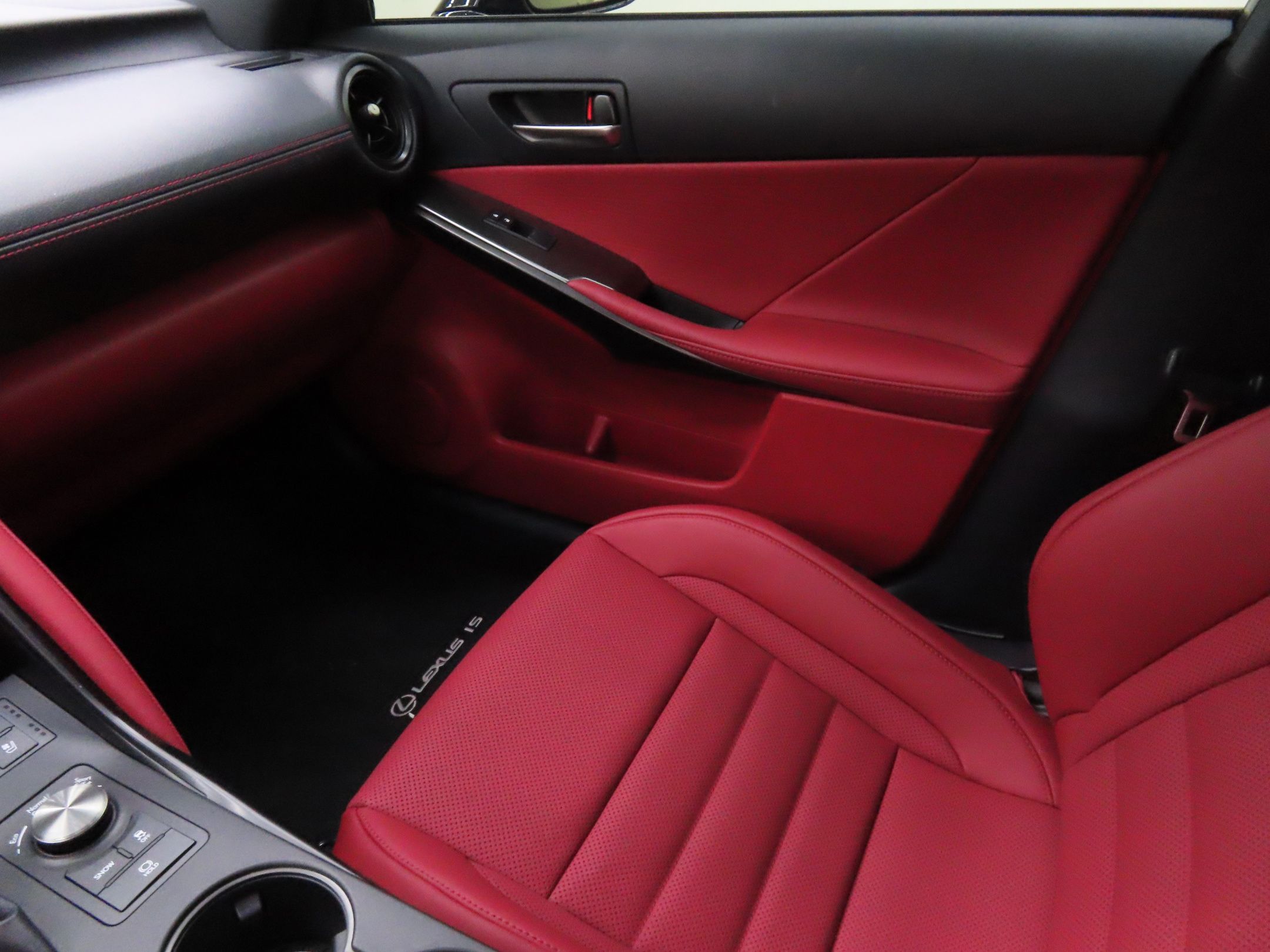 2023 Lexus IS 500 F SPORT Performance photo 19