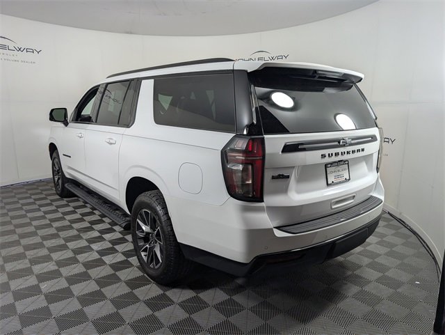 2023 Chevrolet Suburban Z71 photo 3
