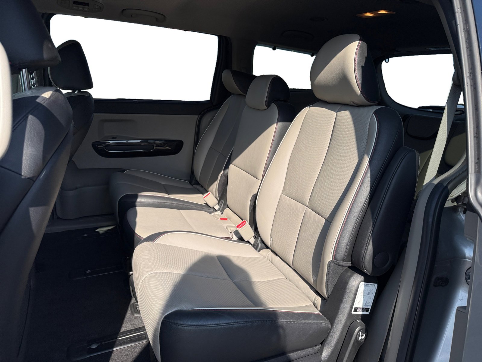 2020 Kia Sedona SX photo 15