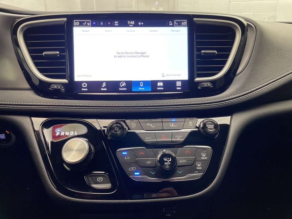 2026 Chrysler Pacifica photo 7