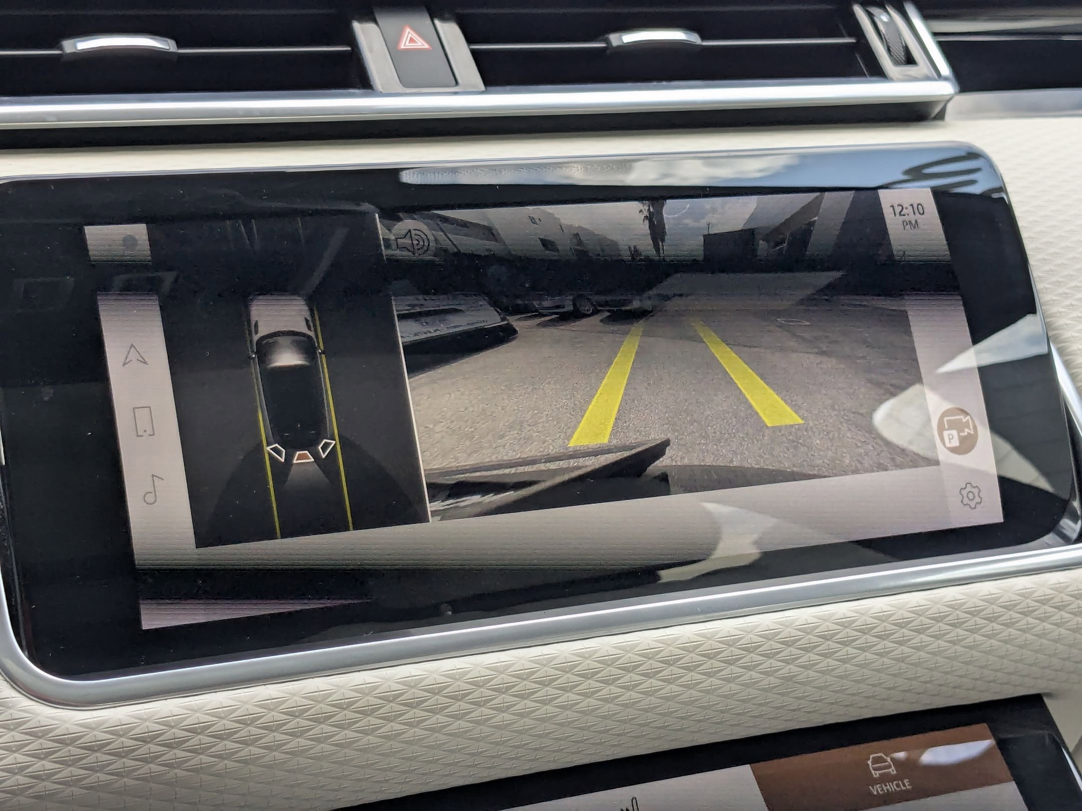 2023 Land Rover Range Rover Velar R-Dynamic S photo 13