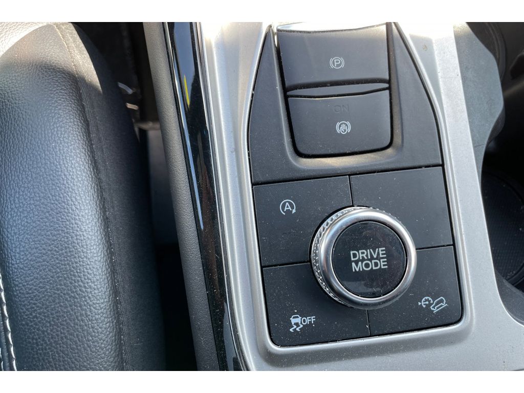 2023 Ford Explorer ST photo 31