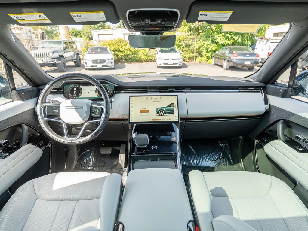 2025 Land Rover Range Rover Sport SE photo 16
