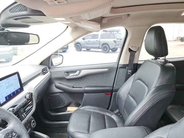 2020 Ford Escape SEL photo 15