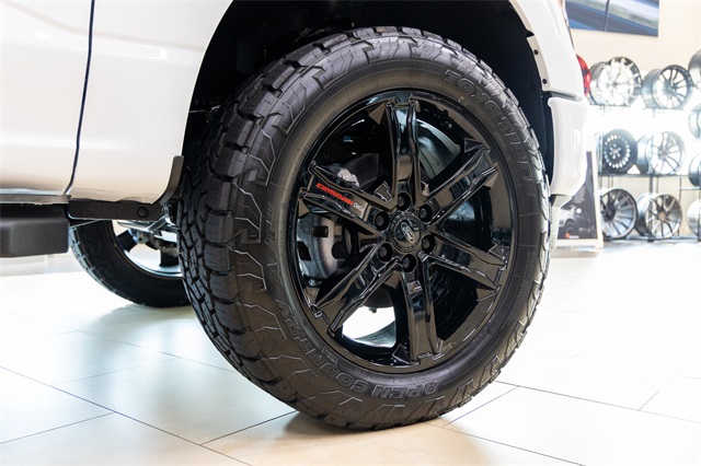 2025 Ford F-150 XLT photo 2