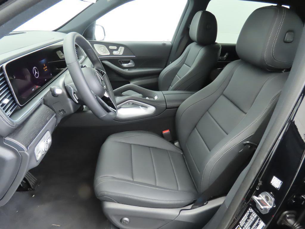 2025 Mercedes Benz GLS 450 4MATIC photo 19