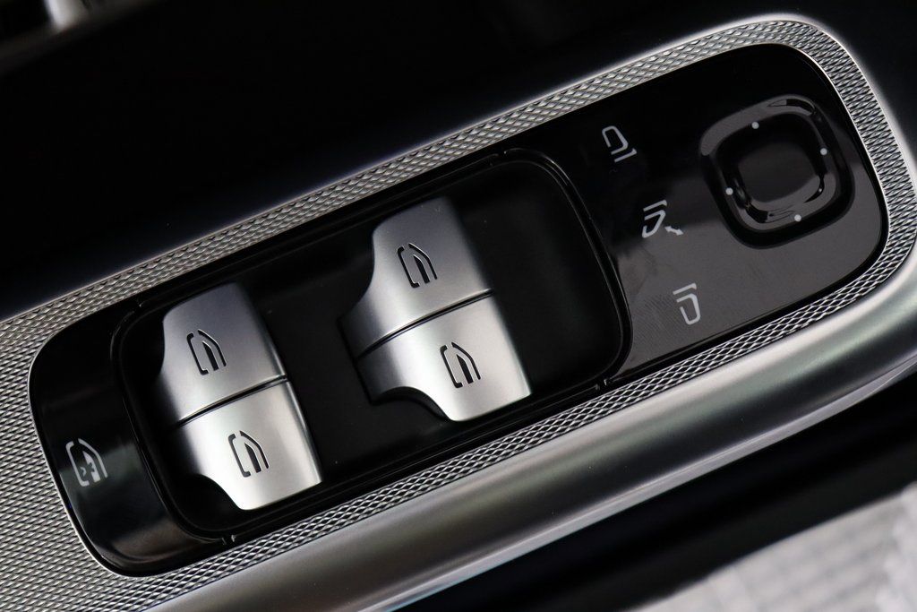 2025 Mercedes Benz E 350 4MATIC photo 14