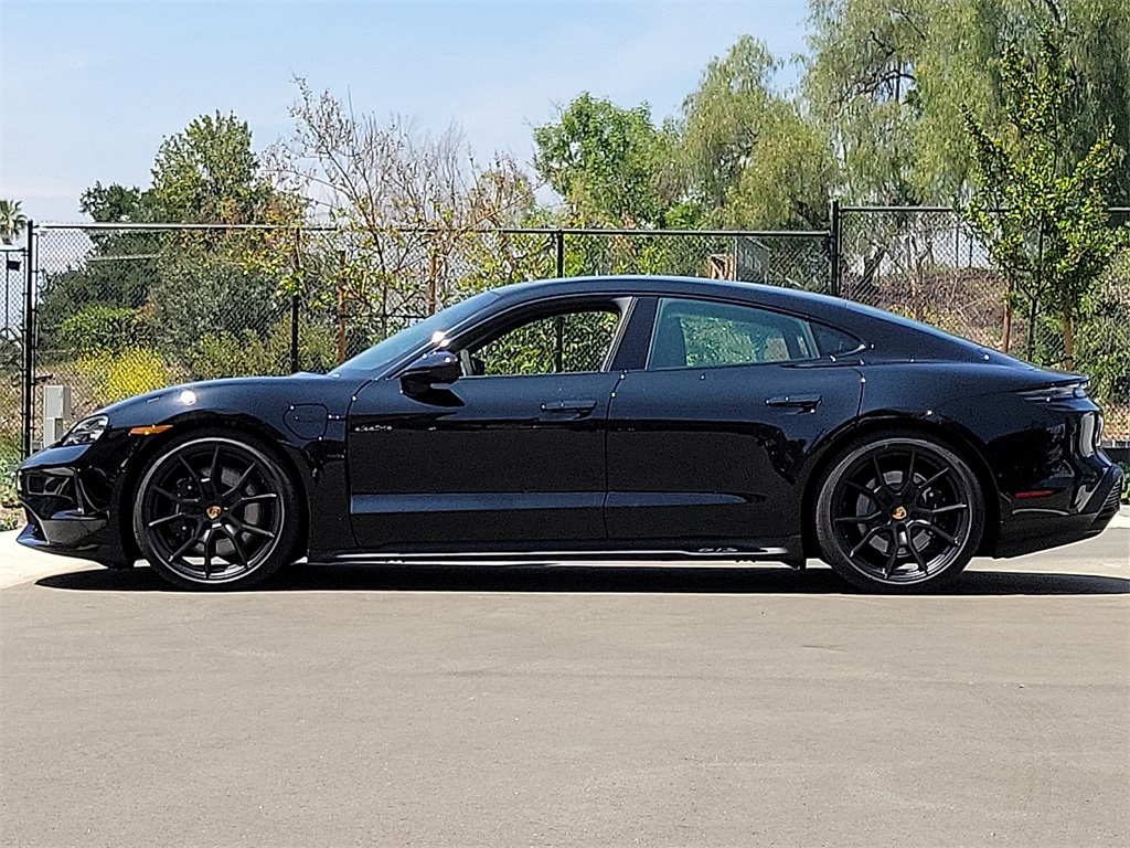 2025 Porsche Taycan GTS photo 2